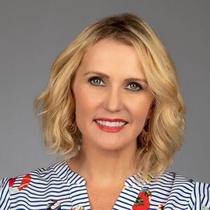 Meet your Posher, Lois